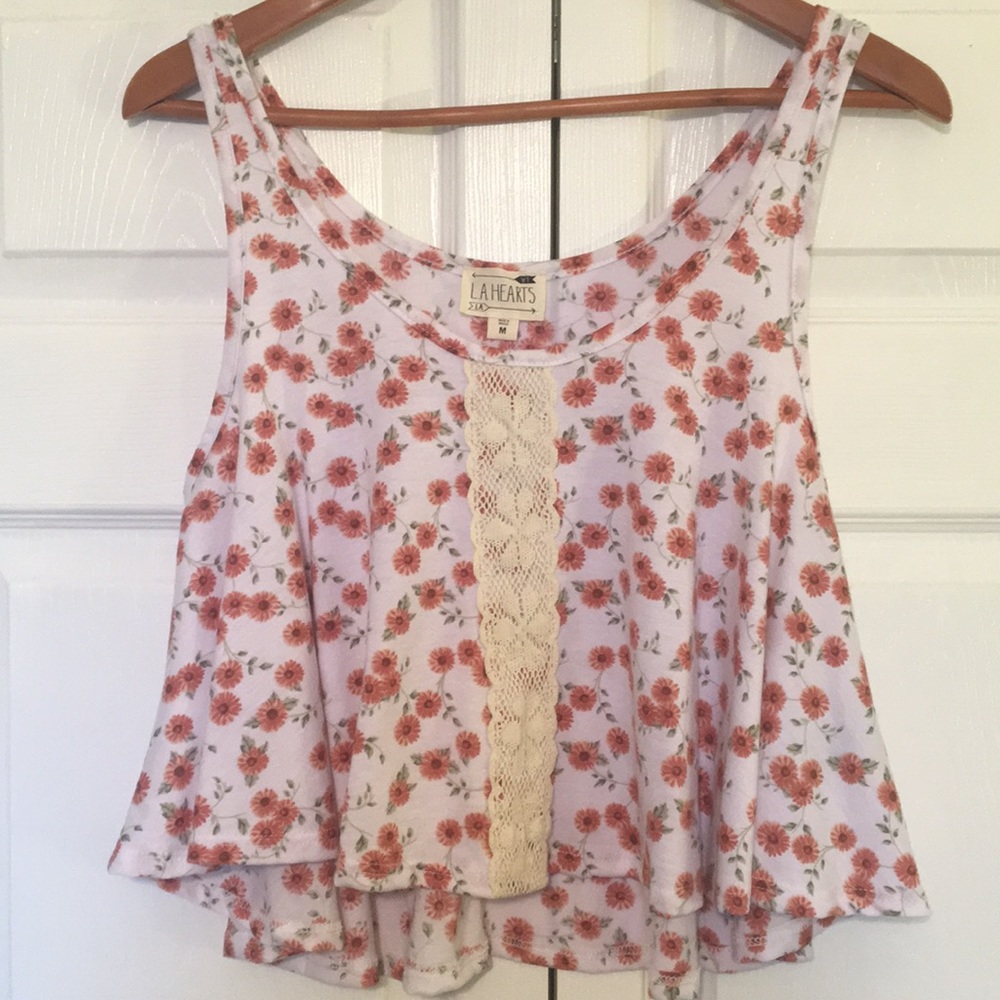 🌼White and orange daisy print tank top🌼